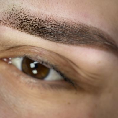 Перманентный макияж бровей