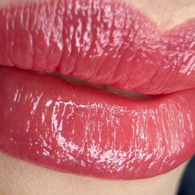 Перманентный макияж губ